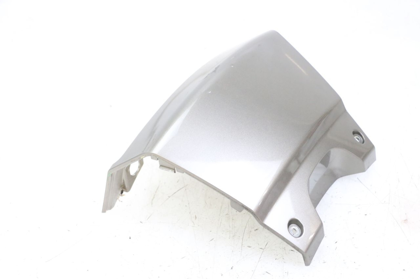 photo de CARENA POSTERIORE CONGIUNZIONE PEUGEOT SATELIS 125 (2013 - 2018) - Dettagli dei punti di fissaggio