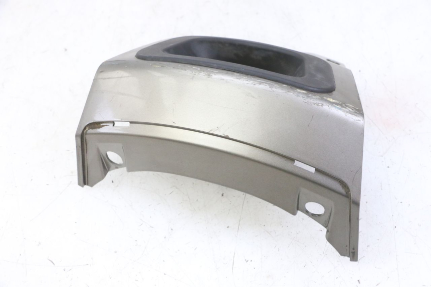 photo de CARENA POSTERIORE CONGIUNZIONE PEUGEOT SATELIS 125 (2013 - 2018) - Primo piano tecnico