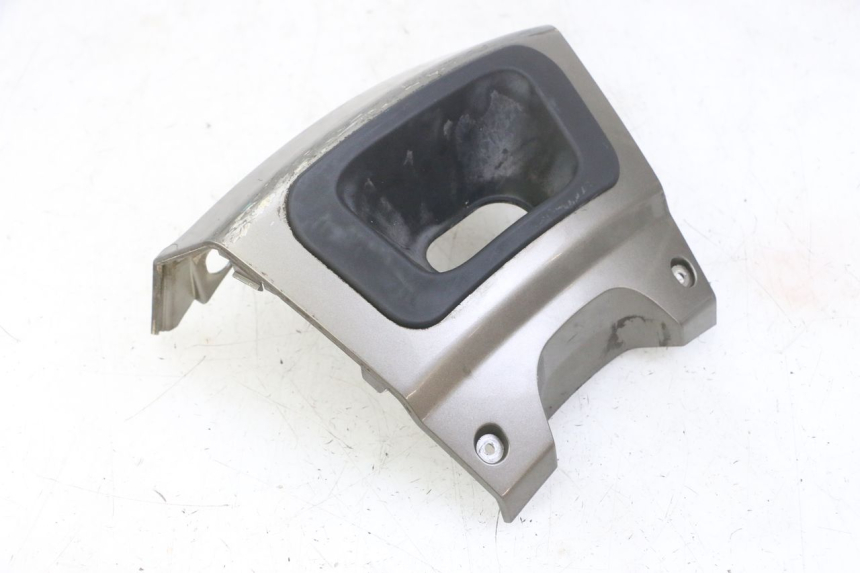 photo de CARENA POSTERIORE CONGIUNZIONE PEUGEOT SATELIS 125 (2013 - 2018) - Stato della superficie e materiale