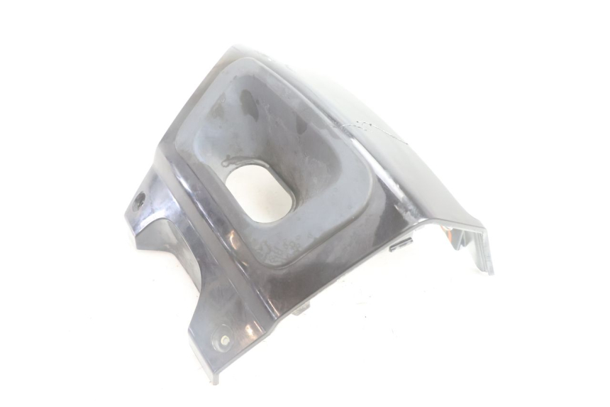 photo de GIUNZIONE PARAFANGO POSTERIORE PEUGEOT SATELIS 125 (2006 - 2009) - Zoom sullo stato d'uso