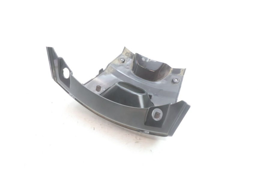 photo de GIUNZIONE PARAFANGO POSTERIORE PEUGEOT SATELIS 125 (2006 - 2009) - Stato della superficie e materiale