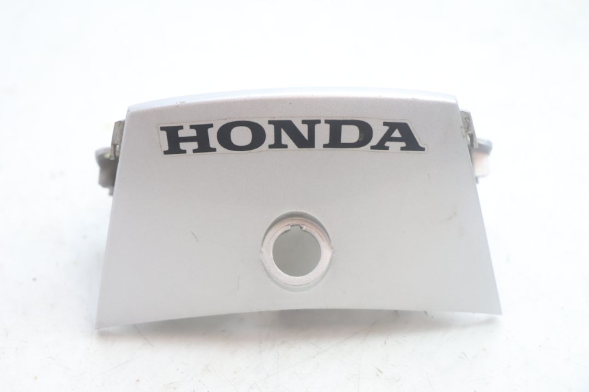 photo de GIUNZIONE PARAFANGO POSTERIORE HONDA SCV LEAD 100 (2003 - 2007) - Dettaglio del componente