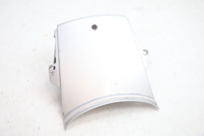 photo de GIUNZIONE PARAFANGO POSTERIORE HONDA SCV LEAD 100 (2003 - 2007) - Altra angolazione