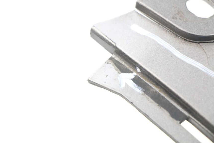 photo de Giunzione carenatura posteriore MBK SKYLINER 125 (2004 - 2007) - Dettaglio del componente