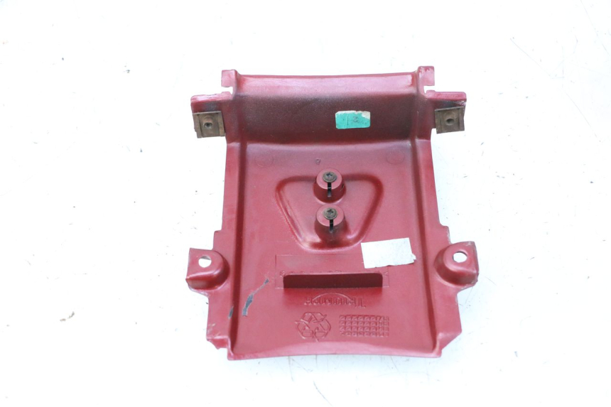 photo de CARENA POSTERIORE CONGIUNZIONE TRIUMPH SPRINT 900 (1995 - 1998) - Primo piano tecnico