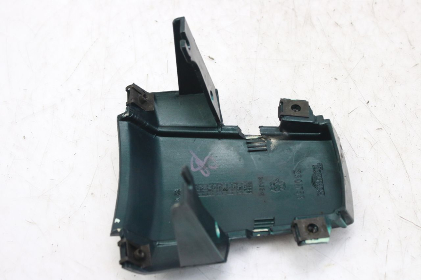 photo de JUNZIONE PARAFANGO POSTERIORE TRIUMPH SPRINT ST 955 (1999 - 2001) - Primo piano tecnico