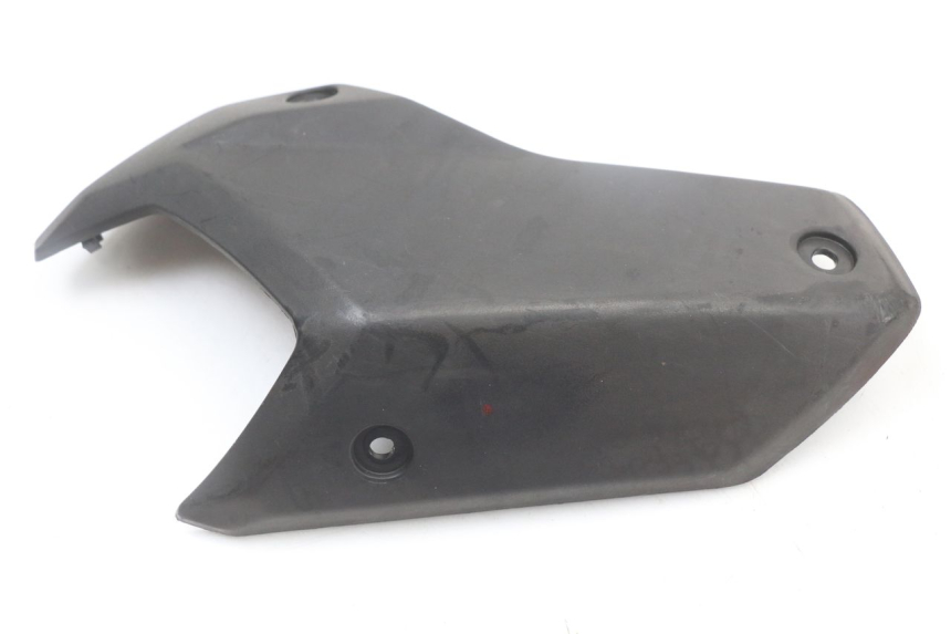 photo de CARENA POSTERIORE CONGIUNZIONE PEUGEOT STREETZONE 2T 50 (2014 - 2019) - Altra angolazione