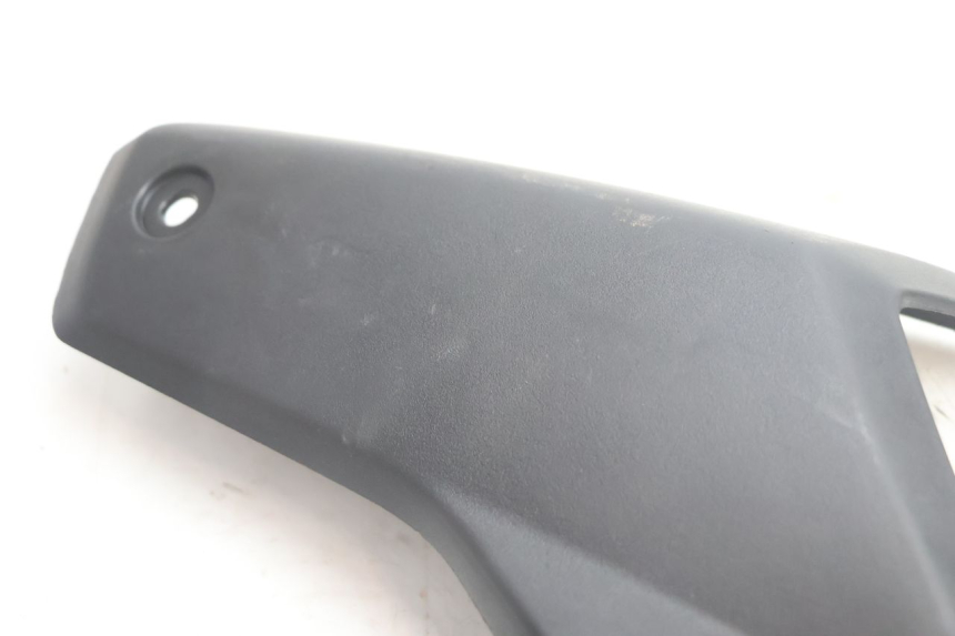 photo de CARENA POSTERIORE CONGIUNZIONE PEUGEOT STREETZONE NAKED 2T 50 (2014 - 2018) - Zoom sullo stato d'uso