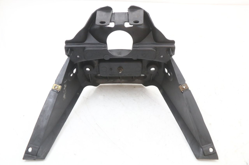 photo de CARENA POSTERIORE CONGIUNZIONE SUPERIORE KYMCO AGILITY CARRY 50 (2011 - 2020) - Primo piano tecnico