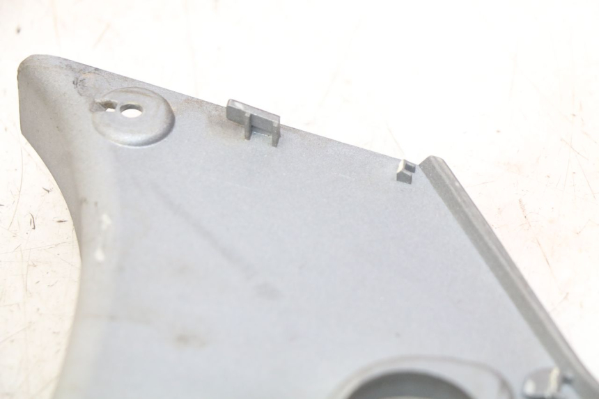 photo de GIUNZIONE PARAFANGO POSTERIORE SUPERIORE KYMCO DOWNTOWN ABS 125 (2015 - 2017) - Dettaglio del componente