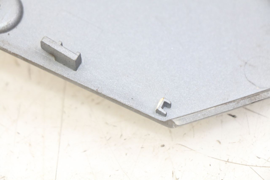 photo de GIUNZIONE PARAFANGO POSTERIORE SUPERIORE KYMCO DOWNTOWN ABS 125 (2015 - 2017) - Zoom sullo stato d'uso