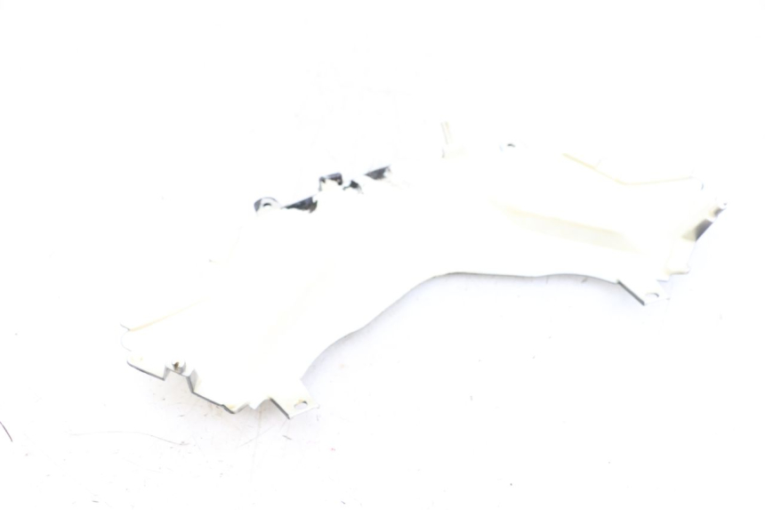 photo de CARENA POSTERIORE CONGIUNZIONE SUPERIORE EBROH BRAVO GLE 1 (2020 - 2024) - Primo piano tecnico