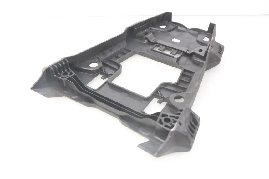 photo de Giunzione carenatura posteriore superiore BMW F GS K81 850 (2018 - 2023) - Primo piano tecnico