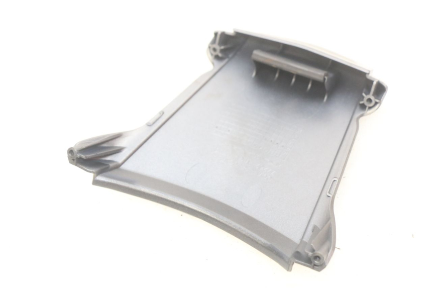 photo de GIUNZIONE PARAFANGO POSTERIORE SUPERIORE HONDA FES PANTHEON 2T 125 (1998 - 2002) - Zoom sullo stato d'uso