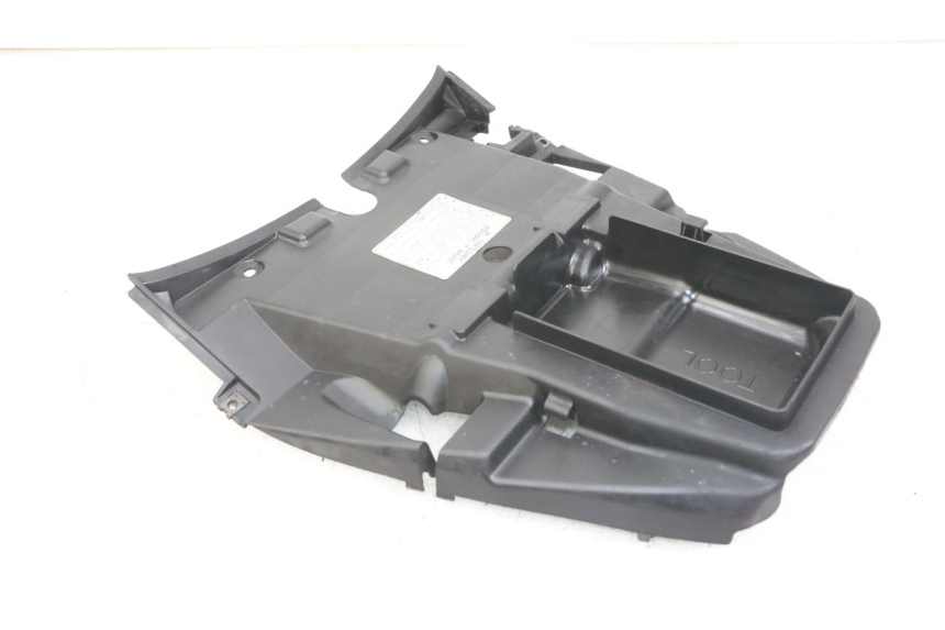 photo de CARENA POSTERIORE CONGIUNZIONE SUPERIORE HONDA FJS SILVERWING SILVER WING 600 (2001 - 2010) - Altra angolazione