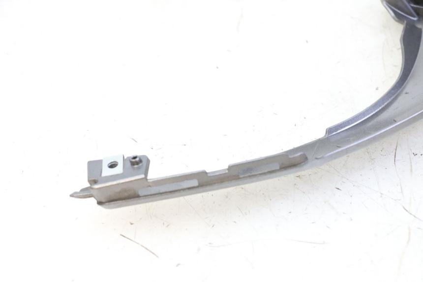 photo de CARENA POSTERIORE CONGIUNZIONE SUPERIORE HONDA FORZA ABS 300 (2013 - 2017) - Primo piano tecnico