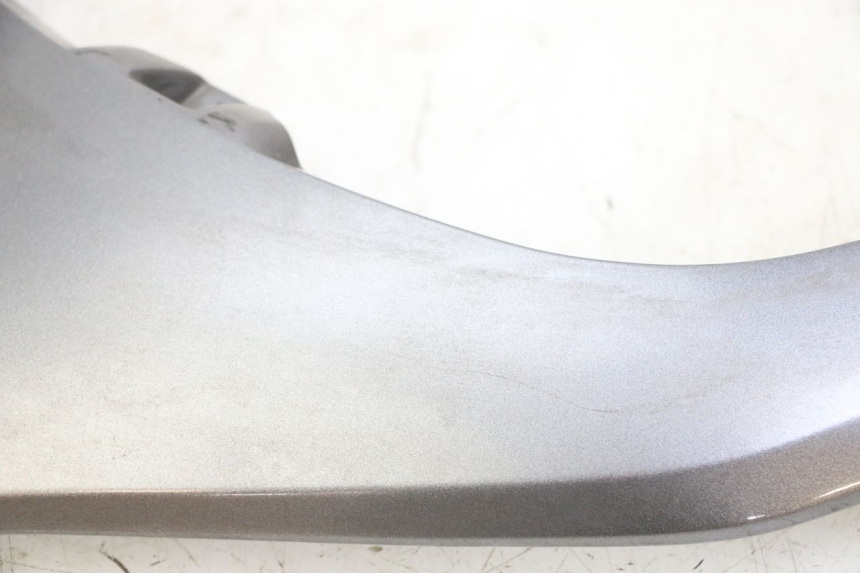 photo de CARENA POSTERIORE CONGIUNZIONE SUPERIORE HONDA FORZA ABS 300 (2013 - 2017) - Marcature e riferimenti originali