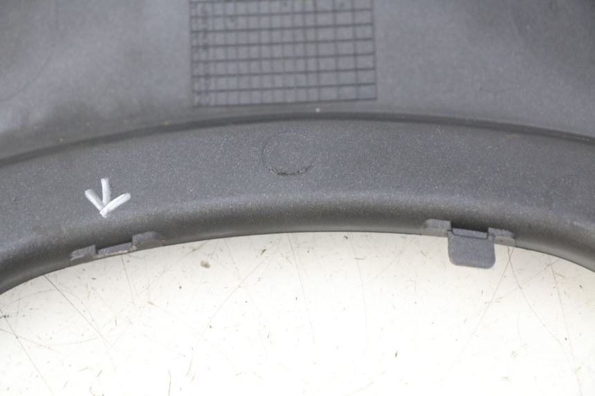 photo de GIUNZIONE PARAFANGO POSTERIORE SUPERIORE HONDA FORZA 125 (2015 - 2016) - Primo piano tecnico