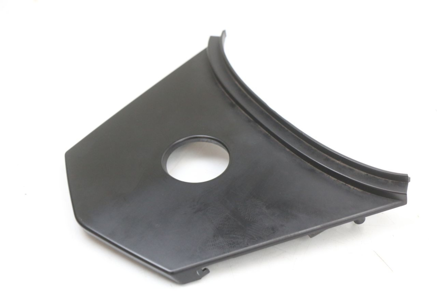 photo de GIUNZIONE PARAFANGO POSTERIORE SUPERIORE SYM JET 14 4T 50 (2018 - 2022) - Dettaglio del componente