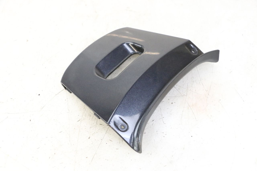 photo de Giunzione carenatura posteriore superiore KYMCO XCITING 500 (2007 - 2010) - Zoom sullo stato d'uso