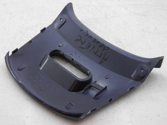 photo de Giunzione carenatura posteriore superiore KYMCO XCITING RI ABS 500 (2010) - Zoom sullo stato d'uso