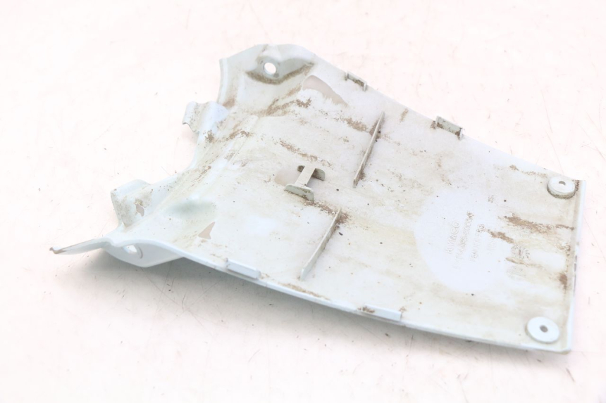 photo de CARENA POSTERIORE CONGIUNZIONE SUPERIORE KYMCO LIKE 4T 50 (2009 - 2018) - Altra angolazione