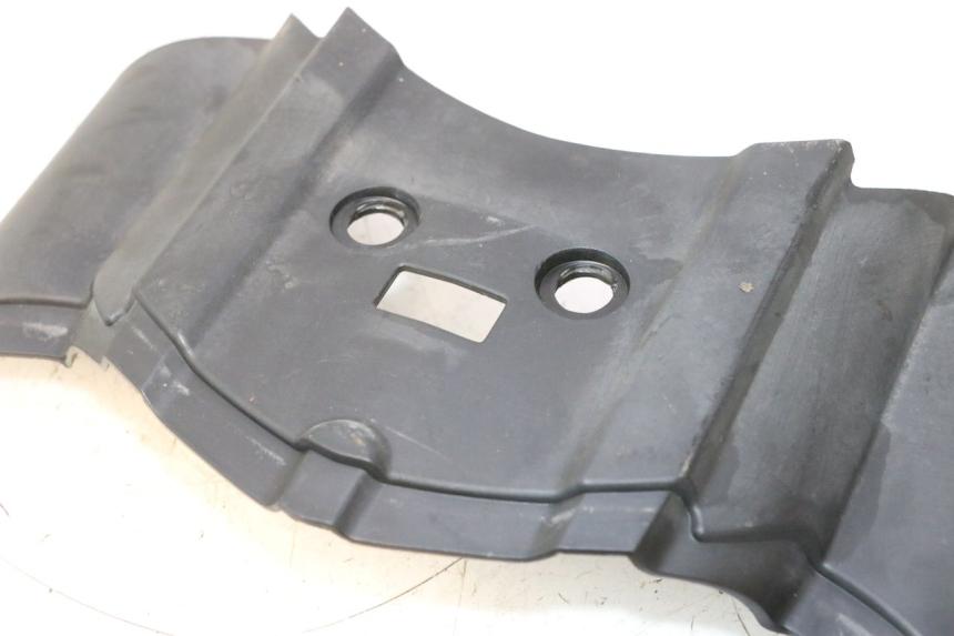 photo de CARENA POSTERIORE CONGIUNZIONE SUPERIORE PEUGEOT LUDIX PRO 2T 50 (2010 - 2017) - Dettaglio del componente