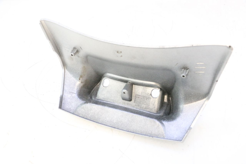 photo de Giunzione carenatura posteriore superiore PIAGGIO MP3 LT 400 (2007 - 2012) - Vista d'insieme del prodotto