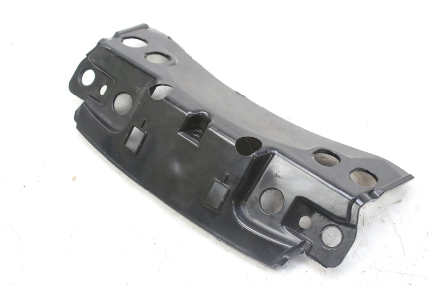 photo de GIUNZIONE PARAFANGO POSTERIORE SUPERIORE PIAGGIO MP3 RL 250 (2006 - 2010) - Vista d'insieme del prodotto