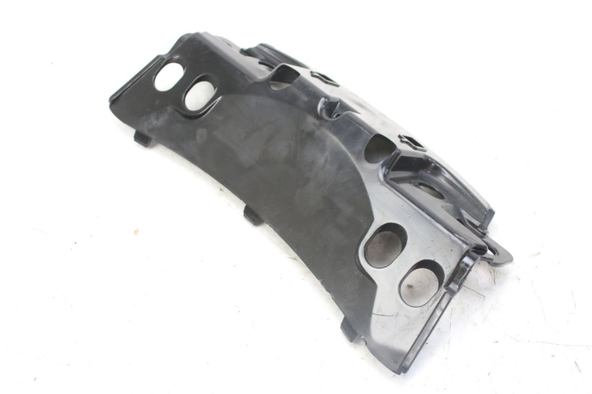 photo de GIUNZIONE PARAFANGO POSTERIORE SUPERIORE PIAGGIO MP3 RL 250 (2006 - 2010) - Stato della superficie e materiale