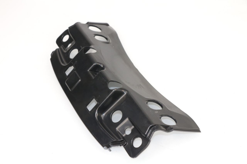 photo de Giunzione carenatura posteriore superiore PIAGGIO MP3 500 (2011 - 2015) - Zoom sullo stato d'uso