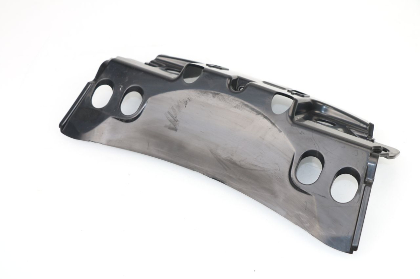 photo de Giunzione carenatura posteriore superiore PIAGGIO MP3 500 (2011 - 2015) - Primo piano tecnico