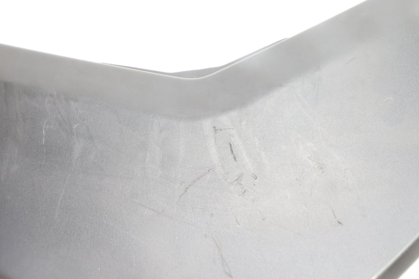 photo de CARENA POSTERIORE CONGIUNZIONE SUPERIORE YAMAHA N-MAX NMAX 125 (2021 - 2024) - Dettaglio del componente