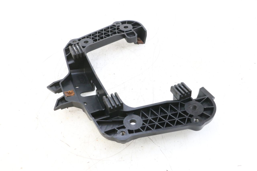 photo de Giunzione carenatura posteriore superiore YAMAHA NEOS NEO'S 4T 50 (2008 - 2016) - Dettaglio del componente