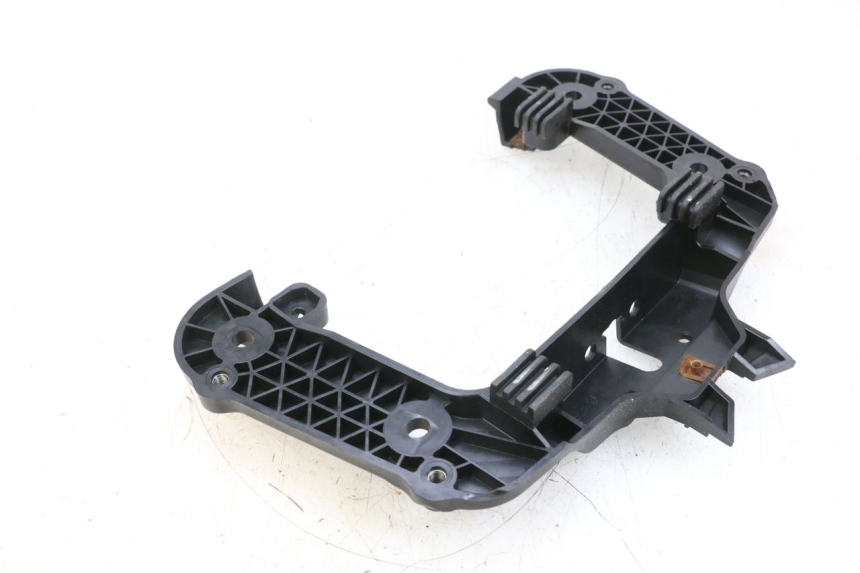 photo de Giunzione carenatura posteriore superiore YAMAHA NEOS NEO'S 4T 50 (2008 - 2016) - Zoom sullo stato d'uso