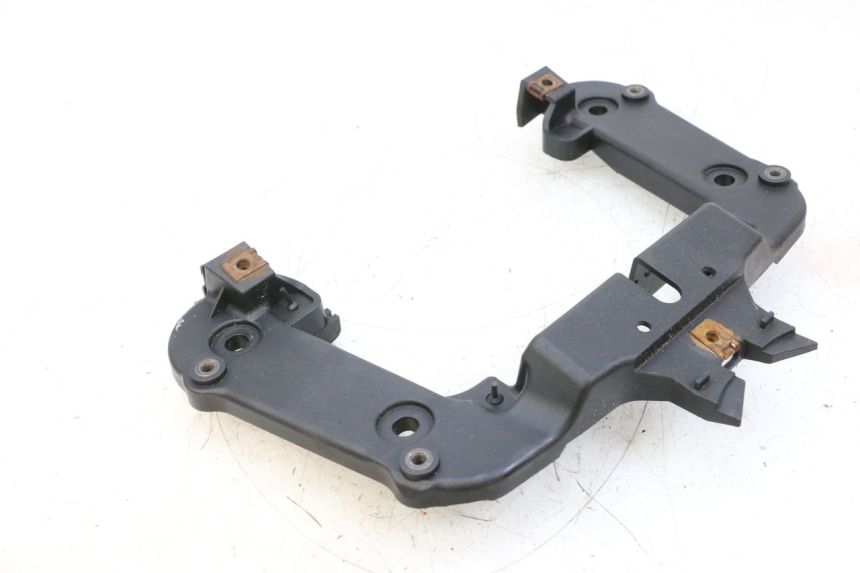 photo de Giunzione carenatura posteriore superiore YAMAHA NEOS NEO'S 4T 50 (2008 - 2016) - Primo piano tecnico