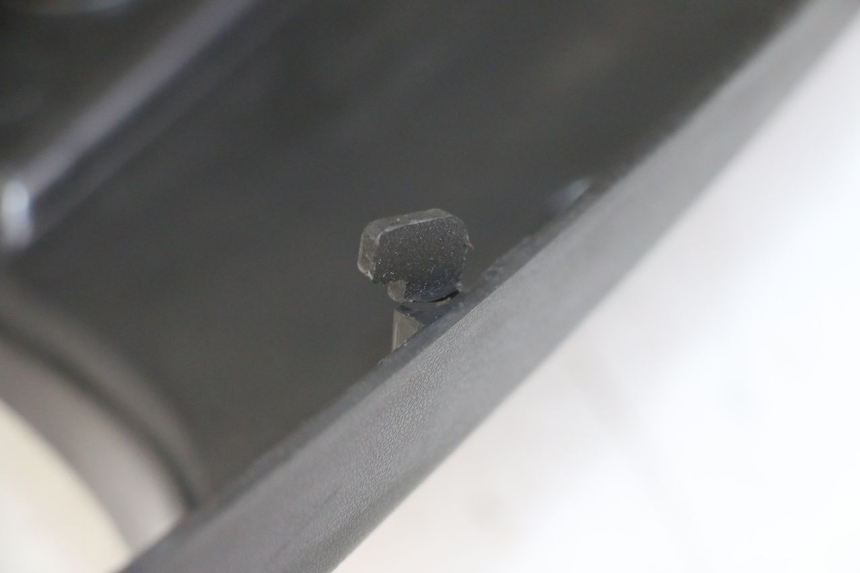 photo de CARENA POSTERIORE CONGIUNZIONE SUPERIORE KYMCO LIKE 4T 50 (2019 - 2025) - Zoom sullo stato d'uso