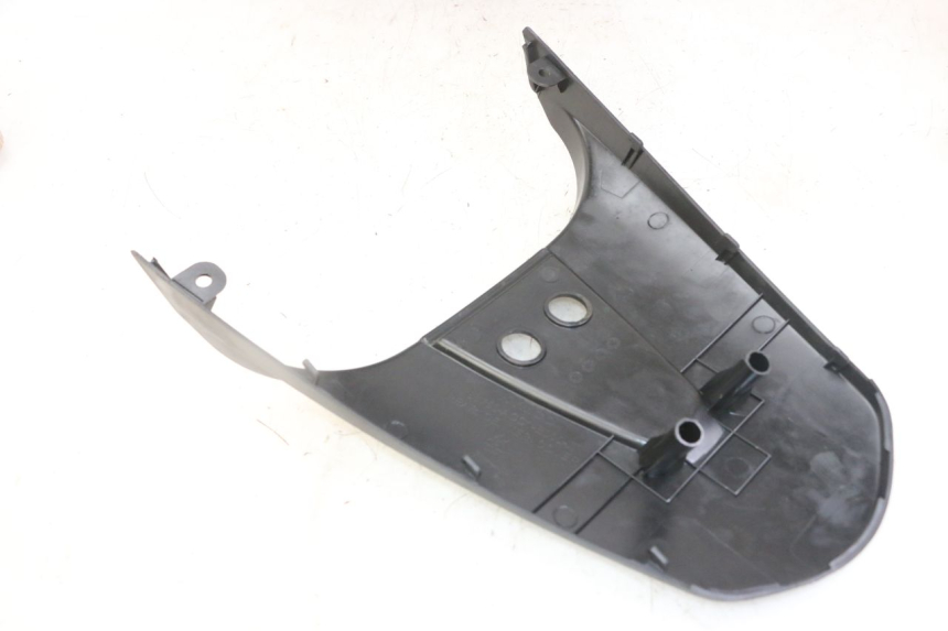 photo de CARENA POSTERIORE CONGIUNZIONE SUPERIORE KYMCO LIKE 4T 50 (2019 - 2025) - Primo piano tecnico