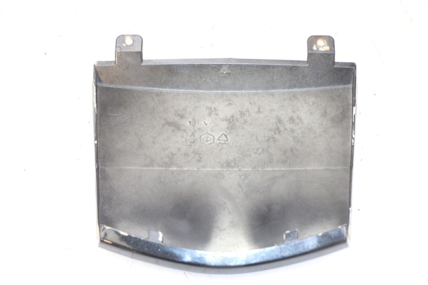 photo de CARENA POSTERIORE CONGIUNZIONE SUPERIORE GILERA NEXUS 300 (2008 - 2013) - Zoom sullo stato d'uso