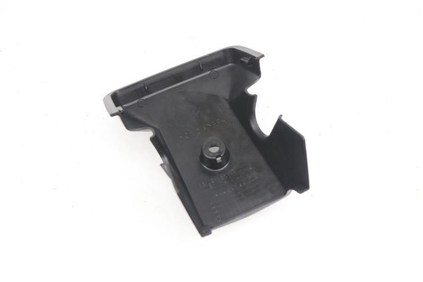 photo de Giunzione carenatura posteriore superiore HONDA NPS ZOOMER 50 (2004 - 2013) - Dettaglio del componente