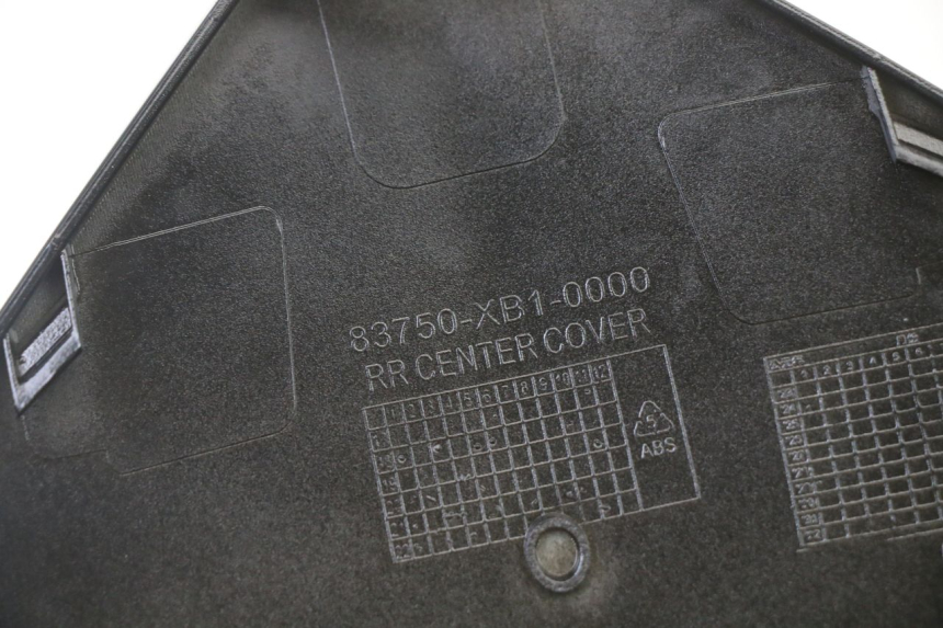 photo de CARENA POSTERIORE CONGIUNZIONE SUPERIORE SYM ORBIT III 3 4T 50 (2021 - 2025) - Stato della superficie e materiale