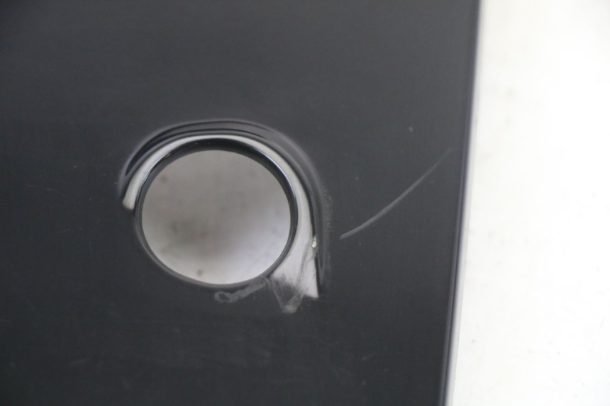 photo de CARENA POSTERIORE CONGIUNZIONE SUPERIORE SYM ORBIT III 3 4T 50 (2021 - 2025) - Altra angolazione