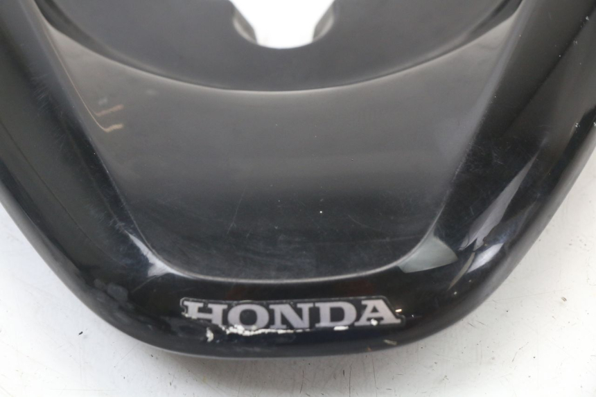 photo de CARENA POSTERIORE CONGIUNZIONE SUPERIORE HONDA PCX (JF28) 125 (2009 - 2011) - Dettagli dei punti di fissaggio