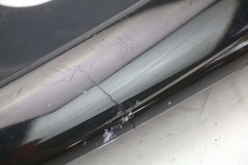 photo de CARENA POSTERIORE CONGIUNZIONE SUPERIORE HONDA PCX (JF28) 125 (2009 - 2011) - Stato della superficie e materiale