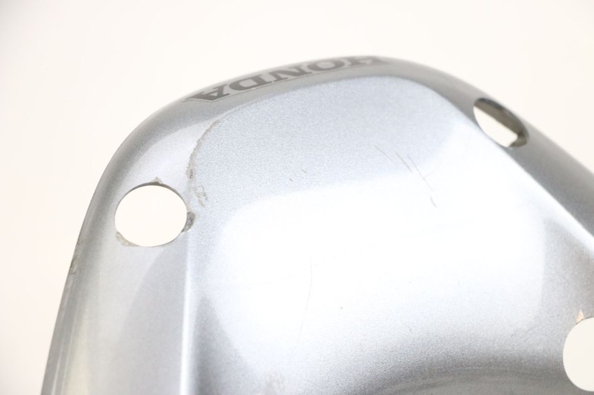 photo de Giunzione carenatura posteriore superiore HONDA PCX (JF47) 125 (2012 - 2013) - Zoom sullo stato d'uso