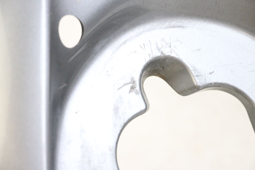 photo de Giunzione carenatura posteriore superiore HONDA PCX (JF47) 125 (2012 - 2013) - Primo piano tecnico