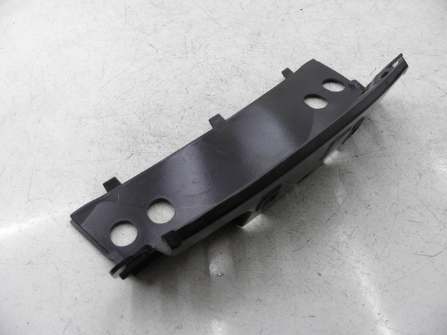 photo de Giunzione carenatura posteriore superiore PIAGGIO MP3 500 (2011 - 2015) - Dettaglio del componente