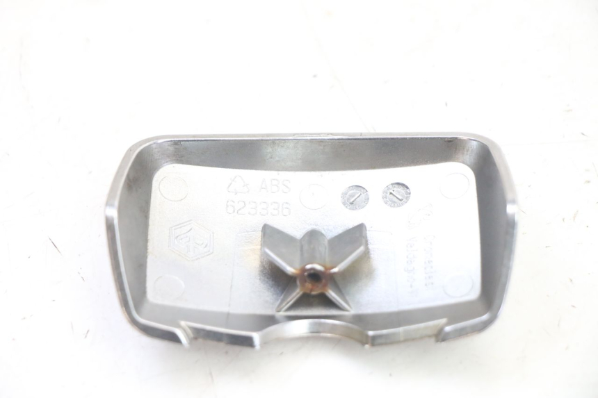 photo de CARENA POSTERIORE CONGIUNZIONE SUPERIORE PIAGGIO VESPA S 2T 50 (2007 - 2014) - Altra angolazione