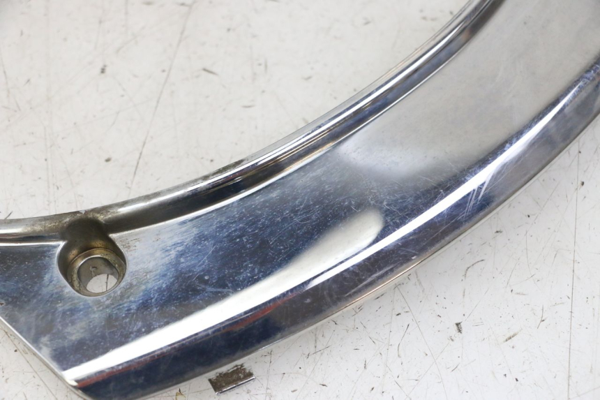 photo de CARENA POSTERIORE CONGIUNZIONE SUPERIORE PEUGEOT SATELIS 125 (2013 - 2018) - Dettaglio del componente