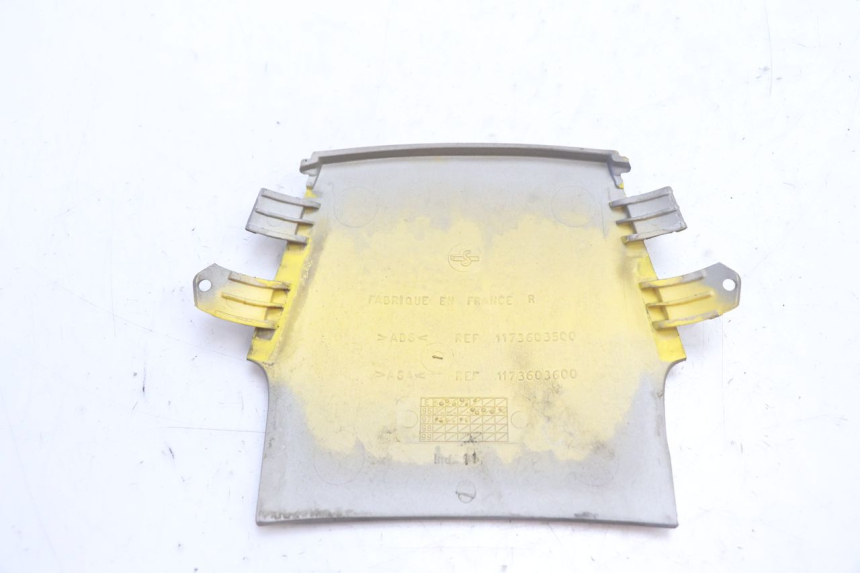 photo de CARENA POSTERIORE CONGIUNZIONE SUPERIORE PEUGEOT SPEEDFIGHT LC 50 (1996 - 2002) - Primo piano tecnico